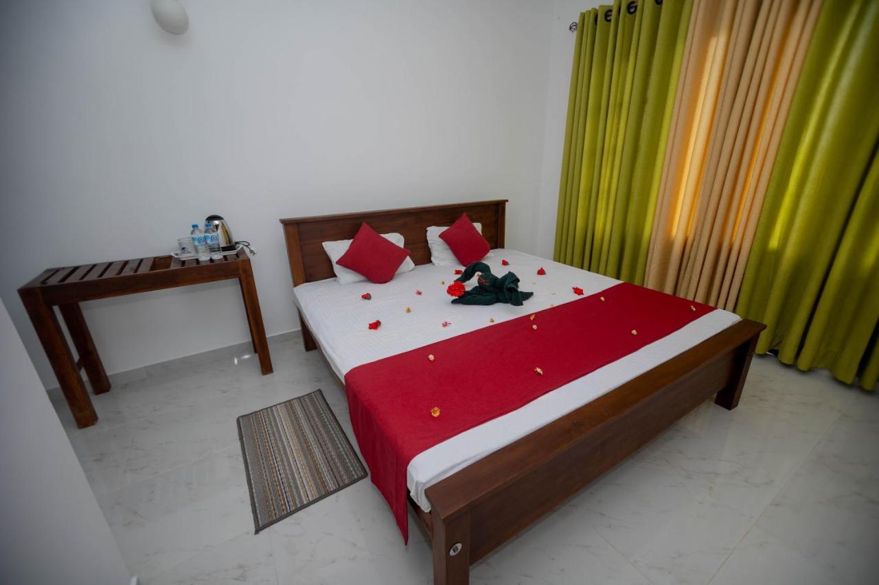 Hotel Ehala Family Rest Anuradhapura Esterno foto